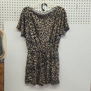 First love animal print romper shorts EUC